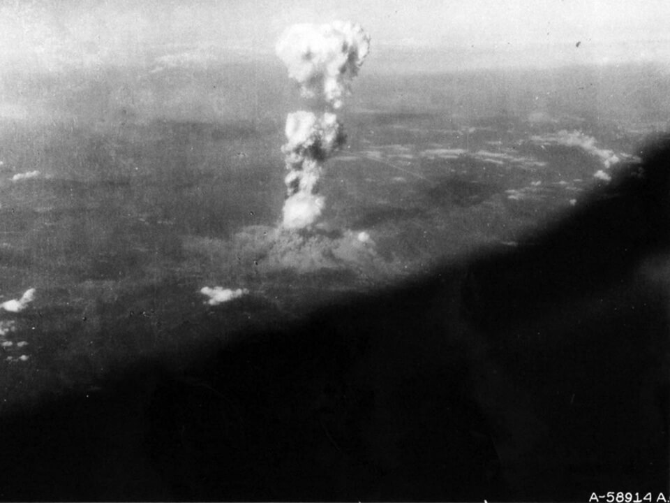 Атомная бомбардировка Хиросимы и Нагасаки ядерный гриб